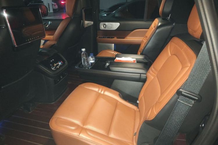 Used Lincoln Navigator 2019 3.5T Prestige Version China VI Standard Left Rear Seat