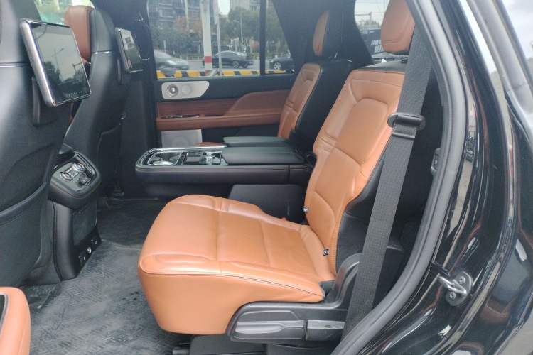 Used Lincoln Navigator 2019 3.5T Prestige Version China VI Standard Left Rear Seat