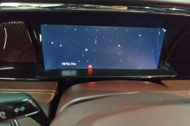 Used Lincoln Navigator 2019 3.5T Presidential Series China VI Standard Odometer Close Up