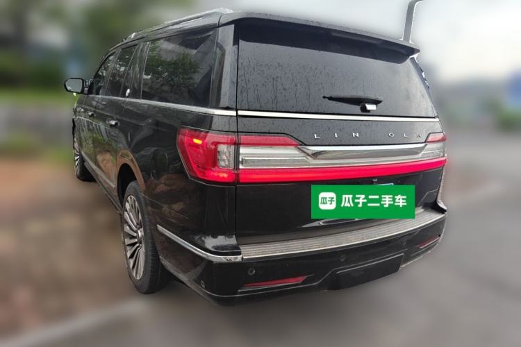 Used Lincoln Navigator  Rear Left 45 Deg