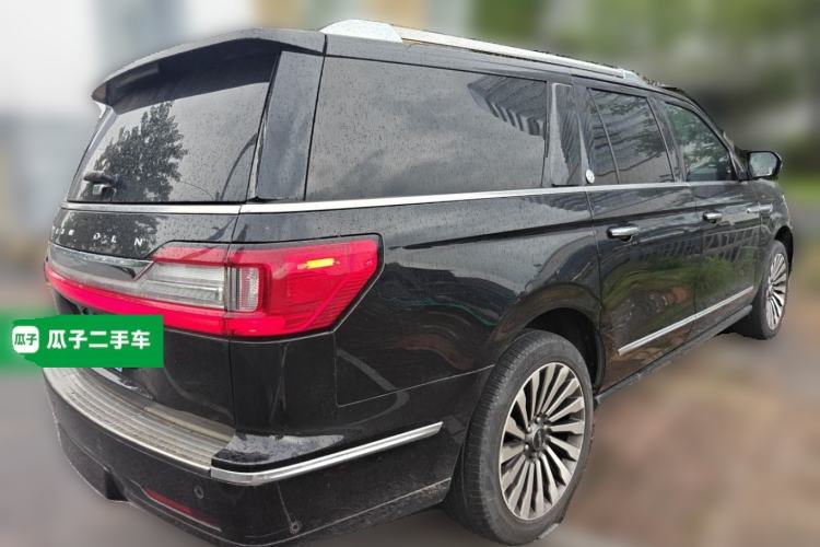 Used Lincoln Navigator  Rear Right 45 Deg