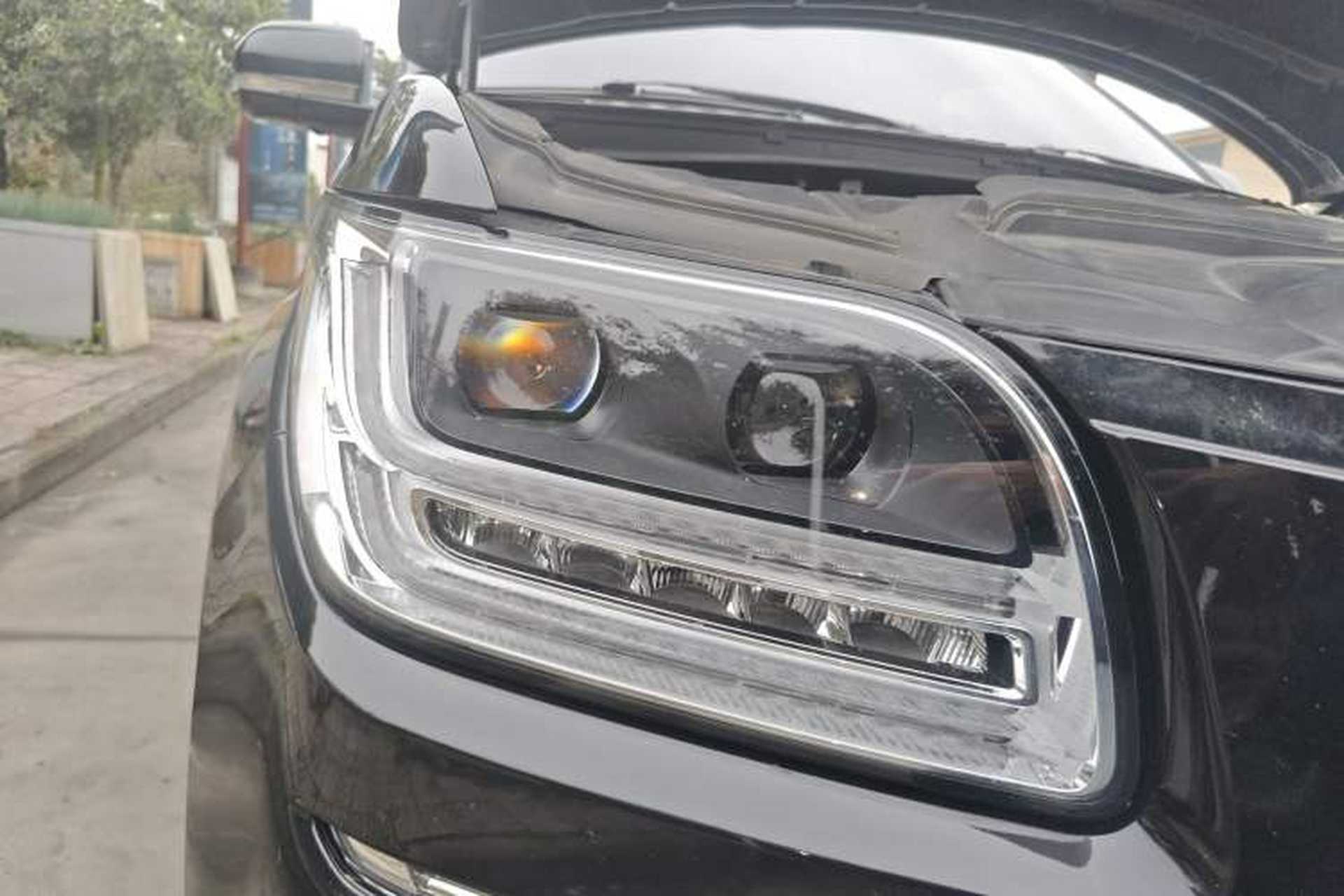 Used Lincoln Navigator 2019 3.5T Prestige Version China VI Standard Right Front Headlight