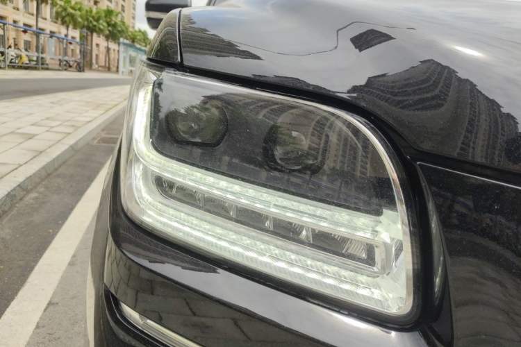 Used Lincoln Navigator 2019 3.5T Prestige Version China VI Standard Right Front Headlight