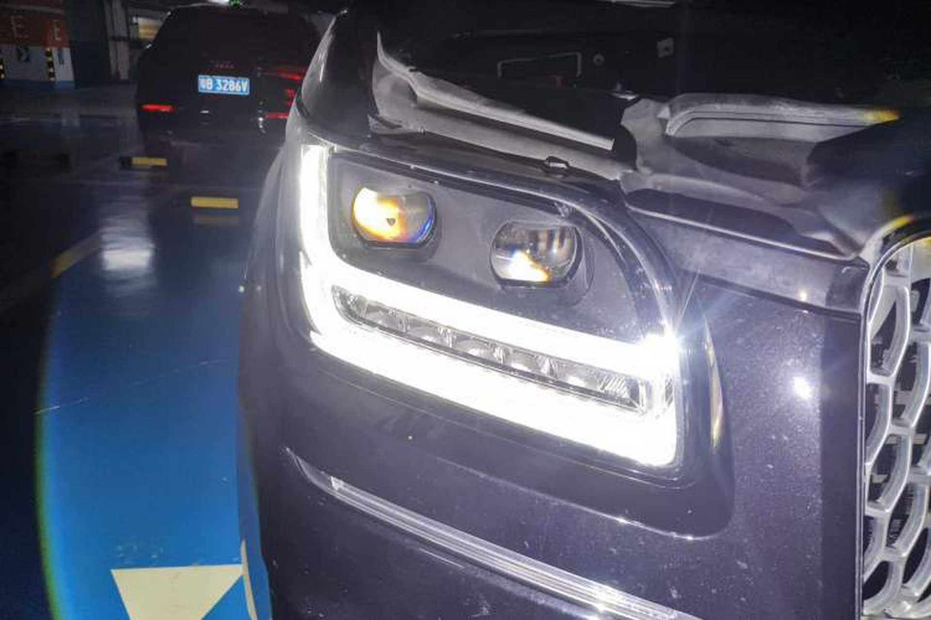 Used Lincoln Navigator 2019 3.5T Prestige Version China VI Standard Right Front Headlight