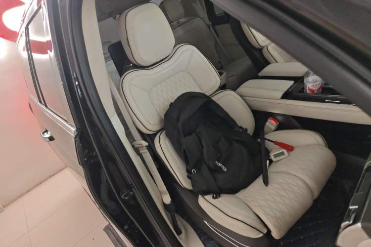 Used Lincoln Navigator 2019 3.5T Presidential Series China VI Standard Right Front Seat
