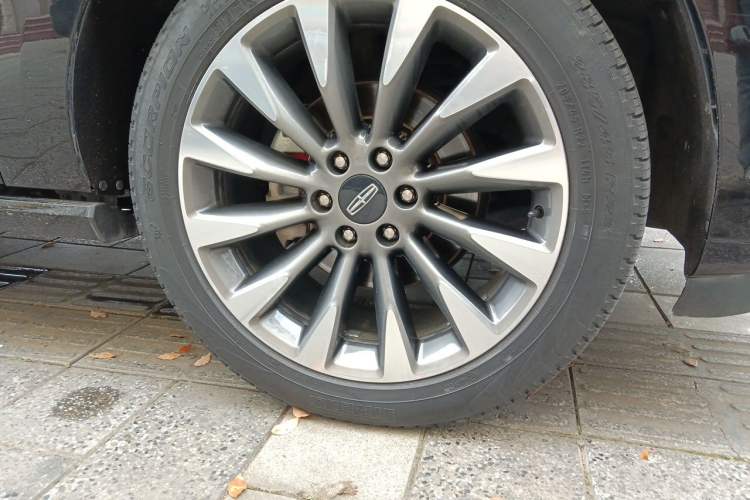 Used Lincoln Navigator 2019 3.5T Prestige Version China VI Standard Right Front Wheel Hub