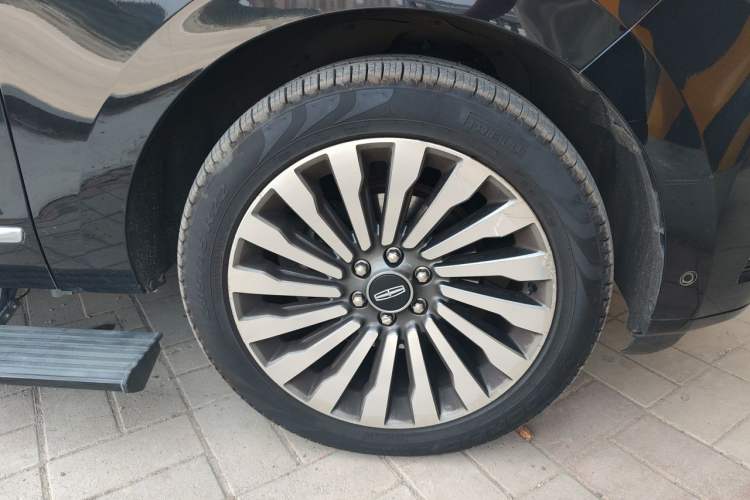 Used Lincoln Navigator 2019 3.5T Presidential Series China VI Standard Right Front Wheel Hub
