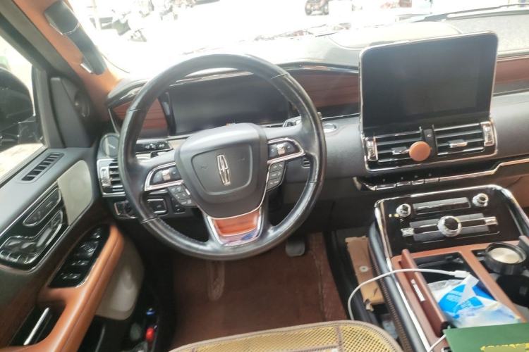 Used Lincoln Navigator 2019 3.5T Prestige Version China VI Standard Steering Wheel