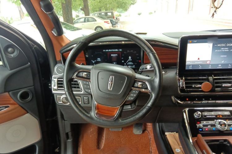 Used Lincoln Navigator 2019 3.5T Prestige Version China VI Standard Steering Wheel