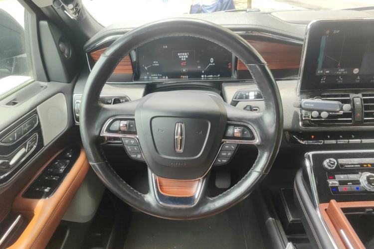 Used Lincoln Navigator 2019 3.5T Prestige Version China VI Standard Steering Wheel