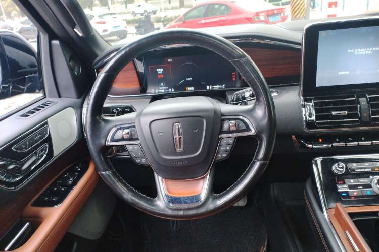 Used Lincoln Navigator 2019 3.5T Prestige Version China VI Standard Steering Wheel