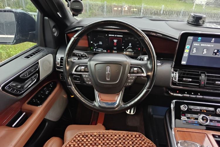 Used Lincoln Navigator  Steering Wheel