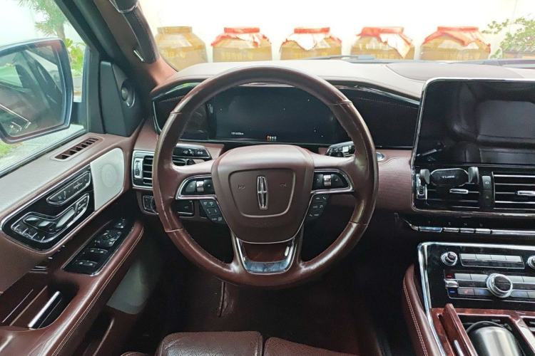 Used Lincoln Navigator 2019 3.5T Presidential Series China VI Standard Steering Wheel