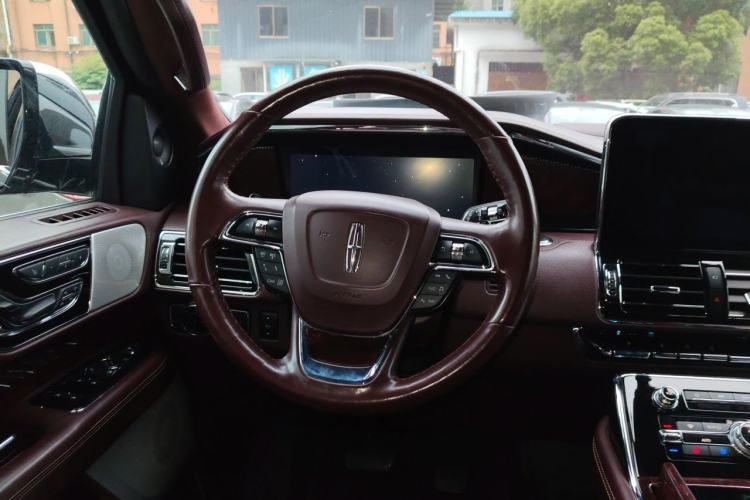 Used Lincoln Navigator 2019 3.5T Presidential Series China VI Standard Steering Wheel