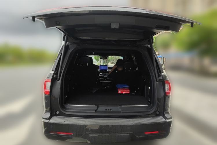Used Lincoln Navigator 2019 3.5T Prestige Version China VI Standard Trunk