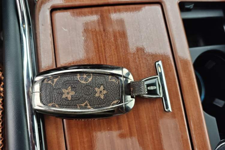 Used Lincoln Navigator  Vehicle Key