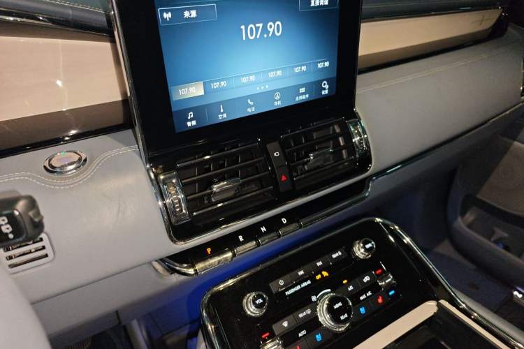 Used Lincoln Navigator 2019 3.5T Presidential Series China VI Standard Audio And AC Panel