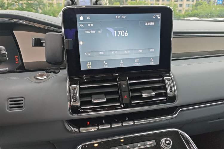 Used Lincoln Navigator 2019 3.5T Prestige Version China VI Standard Audio And AC Panel