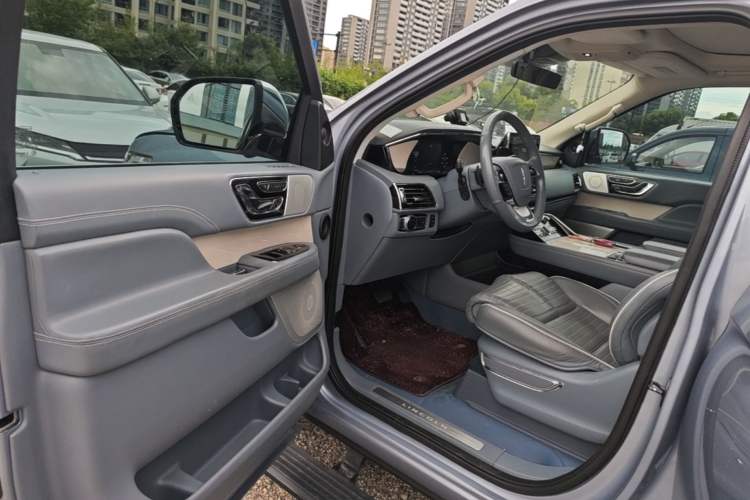 Used Lincoln Navigator 2019 3.5T Prestige Version China VI Standard Driver Seat