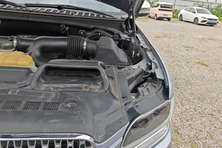 Used Lincoln Navigator 2019 3.5T Prestige Version China VI Standard Engine Bay Left