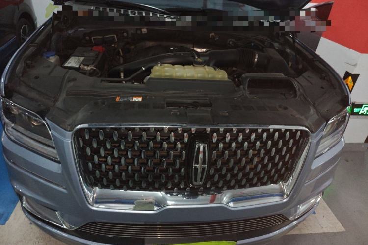Used Lincoln Navigator 2019 3.5T Presidential Series China VI Standard Engine Bay