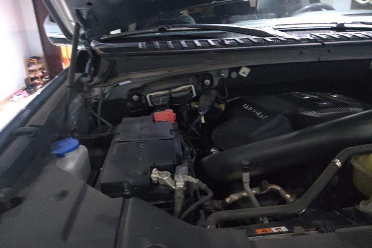 Used Lincoln Navigator 2019 3.5T Presidential Series China VI Standard Engine Bay Right