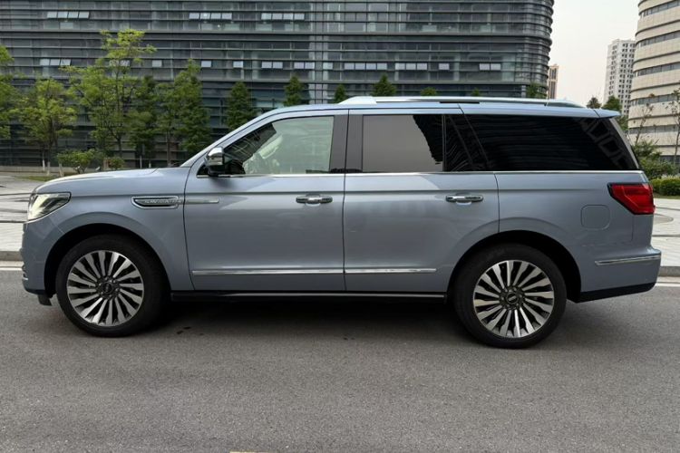 Used Lincoln Navigator 2019 3.5T Presidential Series China VI Standard Exterior 6