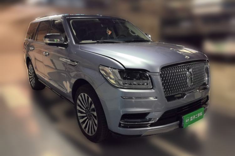 Used Lincoln Navigator 2019 3.5T Presidential Series China VI Standard Front Right 45 Deg