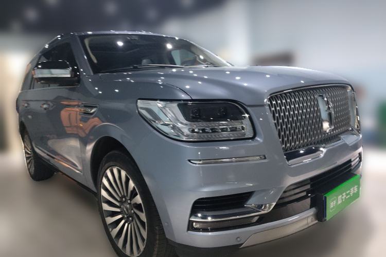 Used Lincoln Navigator 2019 3.5T Presidential Series China VI Standard Front Right 45 Deg