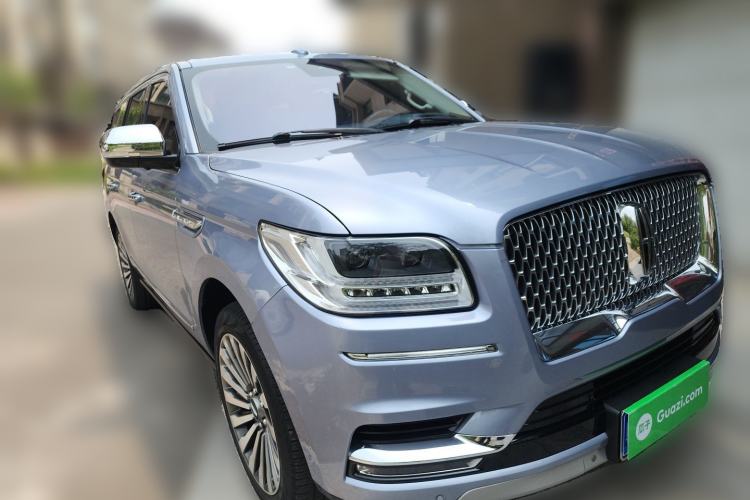 Used Lincoln Navigator 2019 3.5T Presidential Series China VI Standard Front Right 45 Deg