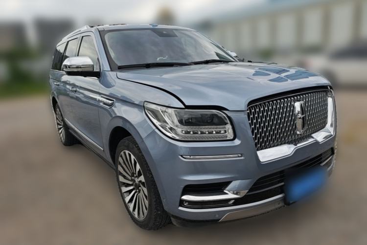 Used Lincoln Navigator 2019 3.5T Prestige Version China VI Standard Front Right 45 Deg