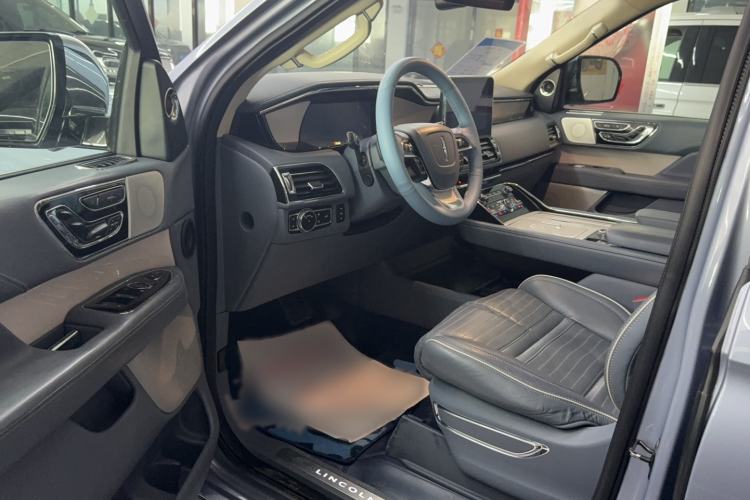 Used Lincoln Navigator 2019 3.5T Presidential Series China VI Standard Interior 1