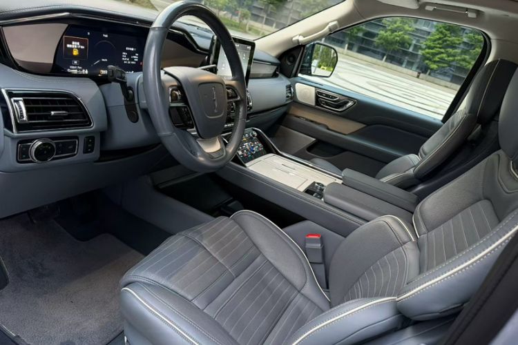 Used Lincoln Navigator 2019 3.5T Presidential Series China VI Standard Interior 1