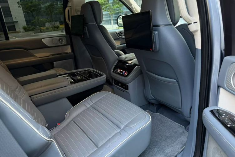 Used Lincoln Navigator 2019 3.5T Presidential Series China VI Standard Interior 2
