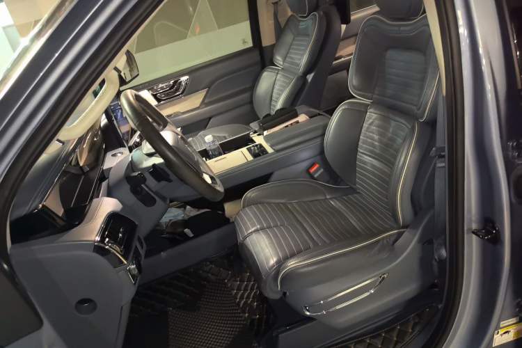 Used Lincoln Navigator 2019 3.5T Presidential Series China VI Standard Left Front Seat