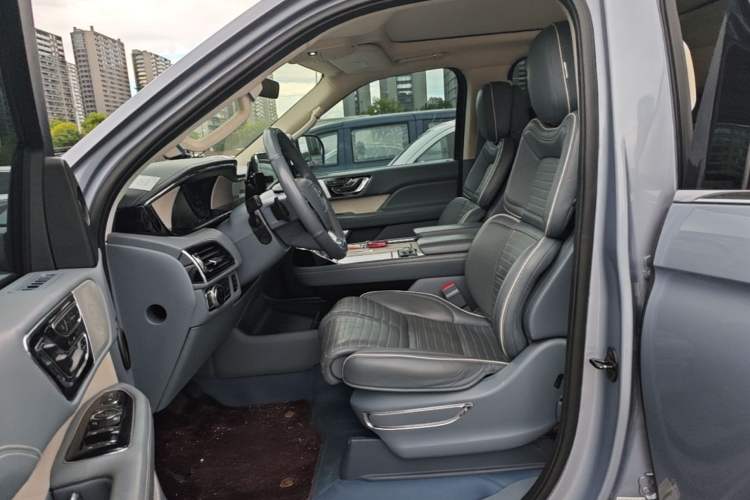 Used Lincoln Navigator 2019 3.5T Prestige Version China VI Standard Left Front Seat