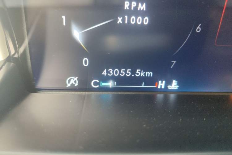 Used Lincoln Navigator 2019 3.5T Presidential Series China VI Standard Odometer Close Up