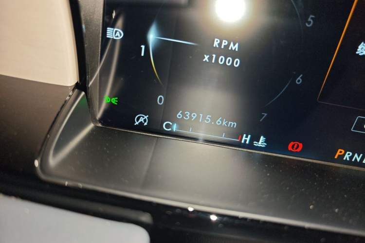 Used Lincoln Navigator 2019 3.5T Presidential Series China VI Standard Odometer Close Up
