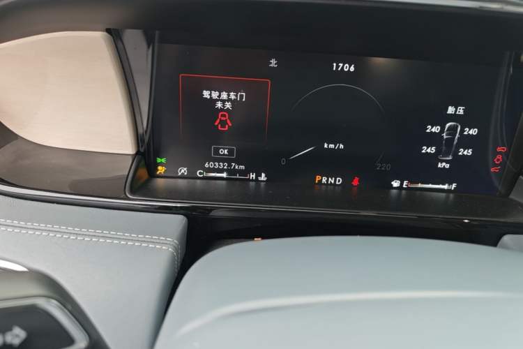 Used Lincoln Navigator 2019 3.5T Prestige Version China VI Standard Odometer Close Up