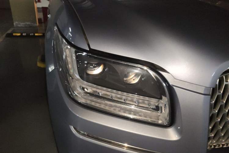 Used Lincoln Navigator 2019 3.5T Presidential Series China VI Standard Right Front Headlight