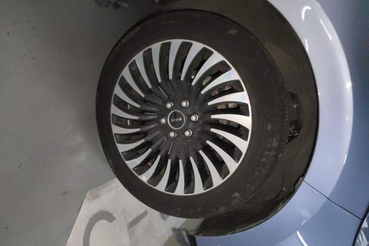 Used Lincoln Navigator 2019 3.5T Presidential Series China VI Standard Right Front Wheel Hub