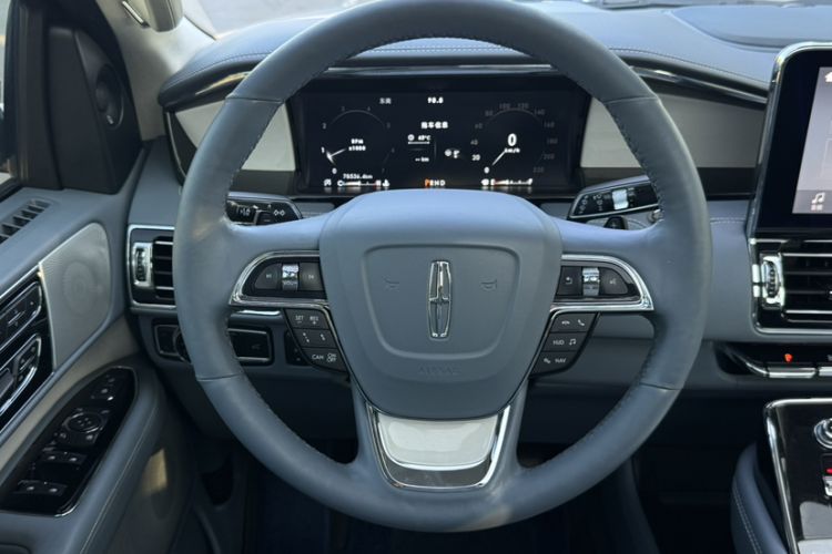 Used Lincoln Navigator 2019 3.5T Presidential Series China VI Standard Steering Wheel