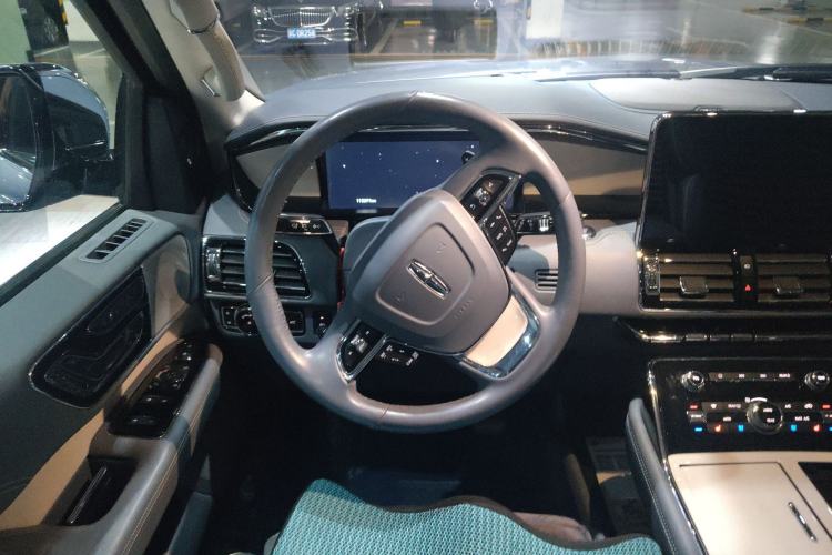 Used Lincoln Navigator 2019 3.5T Presidential Series China VI Standard Steering Wheel