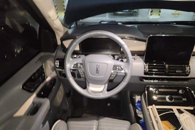 Used Lincoln Navigator 2019 3.5T Presidential Series China VI Standard Steering Wheel