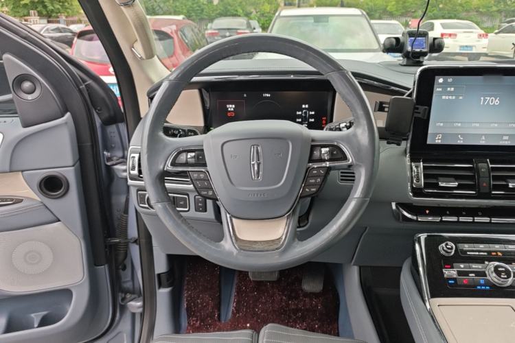 Used Lincoln Navigator 2019 3.5T Prestige Version China VI Standard Steering Wheel