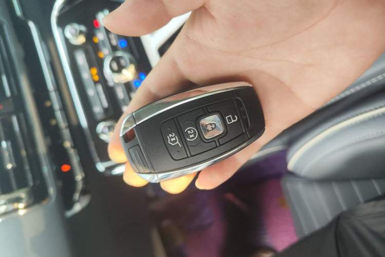 Used Lincoln Navigator 2019 3.5T Presidential Series China VI Standard Vehicle Key