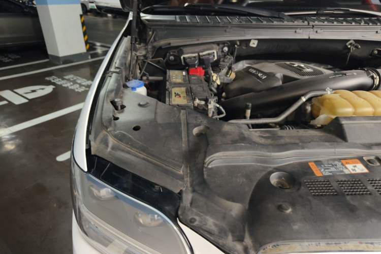 Used Lincoln Navigator 2019 3.5T Prestige Version China VI Standard Engine Bay Right