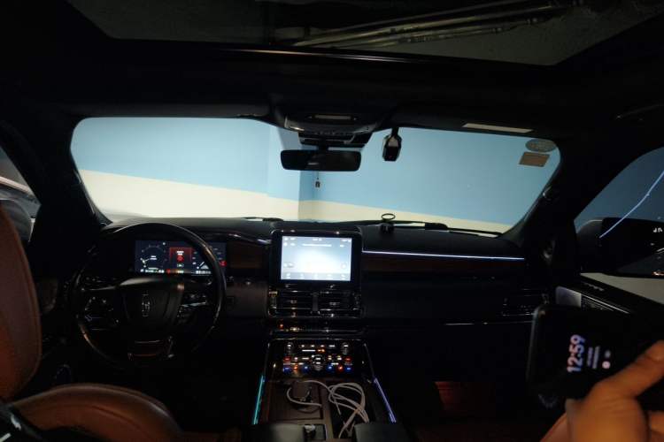 Used Lincoln Navigator 2019 3.5T Prestige Version China VI Standard Headliner