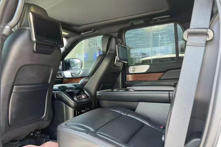 Used Lincoln Navigator 2019 3.5T Prestige Version China VI Standard Interior 2