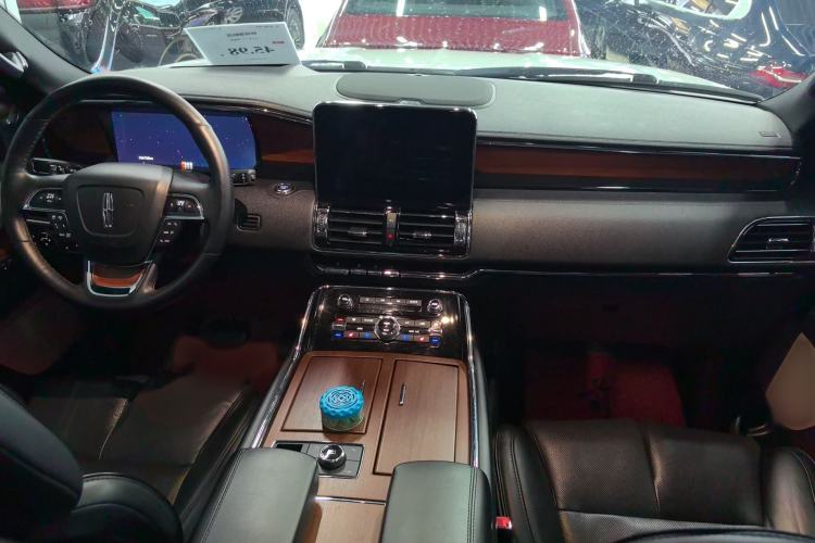 Used Lincoln Navigator 2019 3.5T Prestige Version China VI Standard Interior 4
